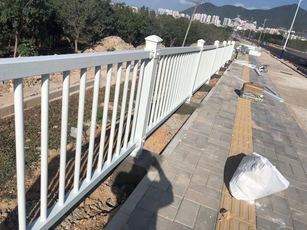 Garden Or Front Courtyard FRP Fence Customized Size And Color
