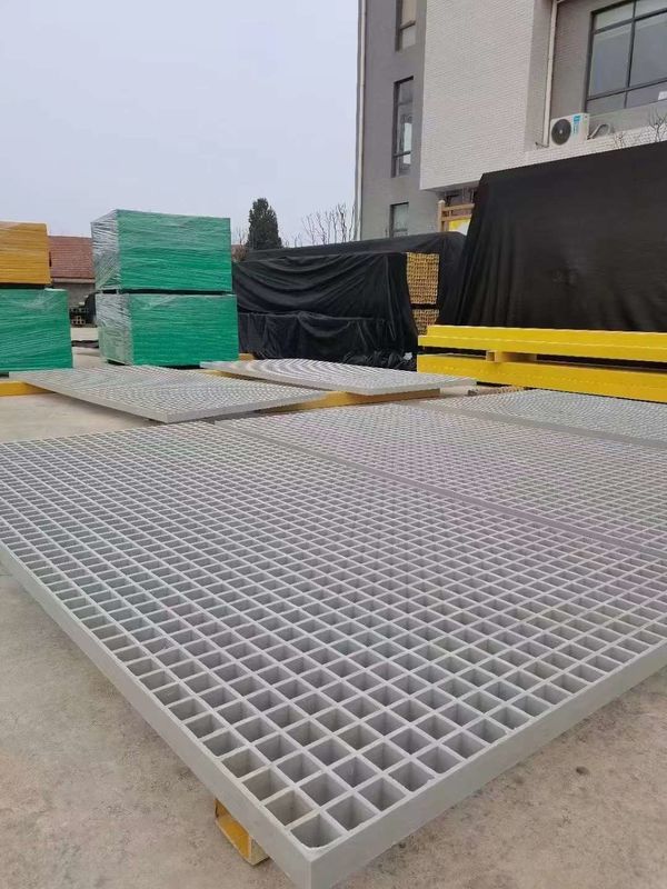 Electroplating Plant Walkway Use 38*38*30mm FRP Grating Customized Size And Color