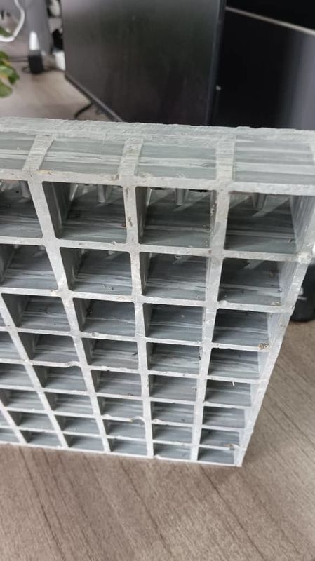 Microporous Grid FRP Small Mesh Grating For Walkway Or Platform Usage Customized Size